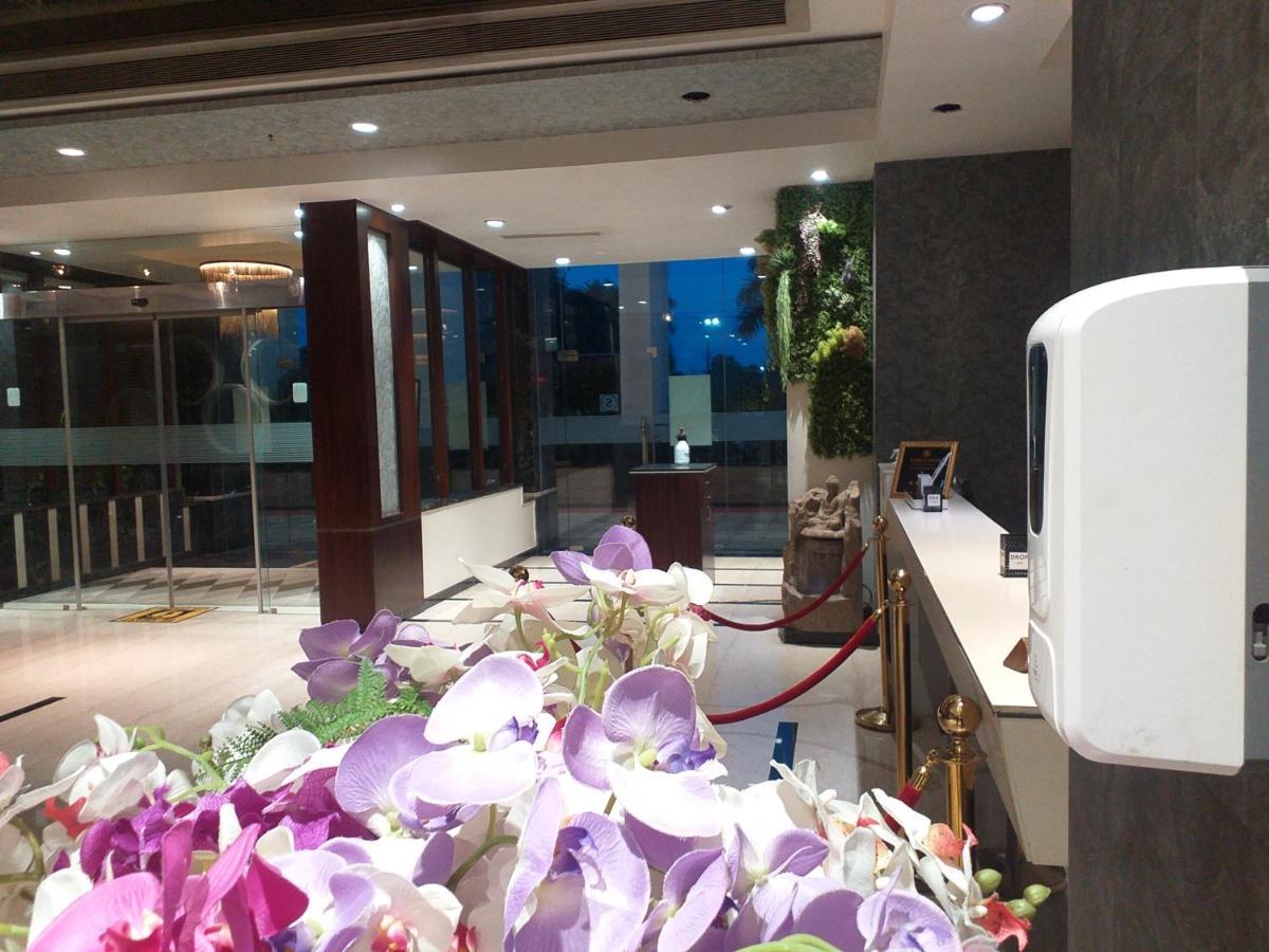 Hotel Sandy'S Tower Bhubaneswar Exterior foto