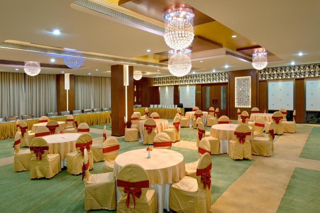 Hotel Sandy'S Tower Bhubaneswar Exterior foto